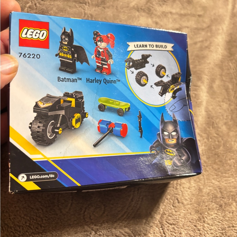 LEGO Batman vs Harley Quinn Building Set - 42pcs 76220 . New ( some wear on box - Picture 5 of 11